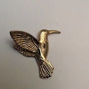 Vintage Gold Tone Flying Hummingbird Pendant Necklace Charm Jewelry